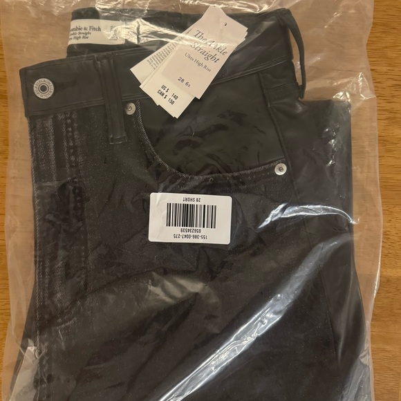 Abercrombie Ultra High Rise Straight Ankle Leather Jean - Picture 8 of 8